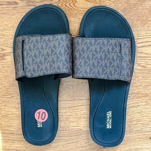 Michael Kors MK Signature Logo Print Wade Slide Size 10